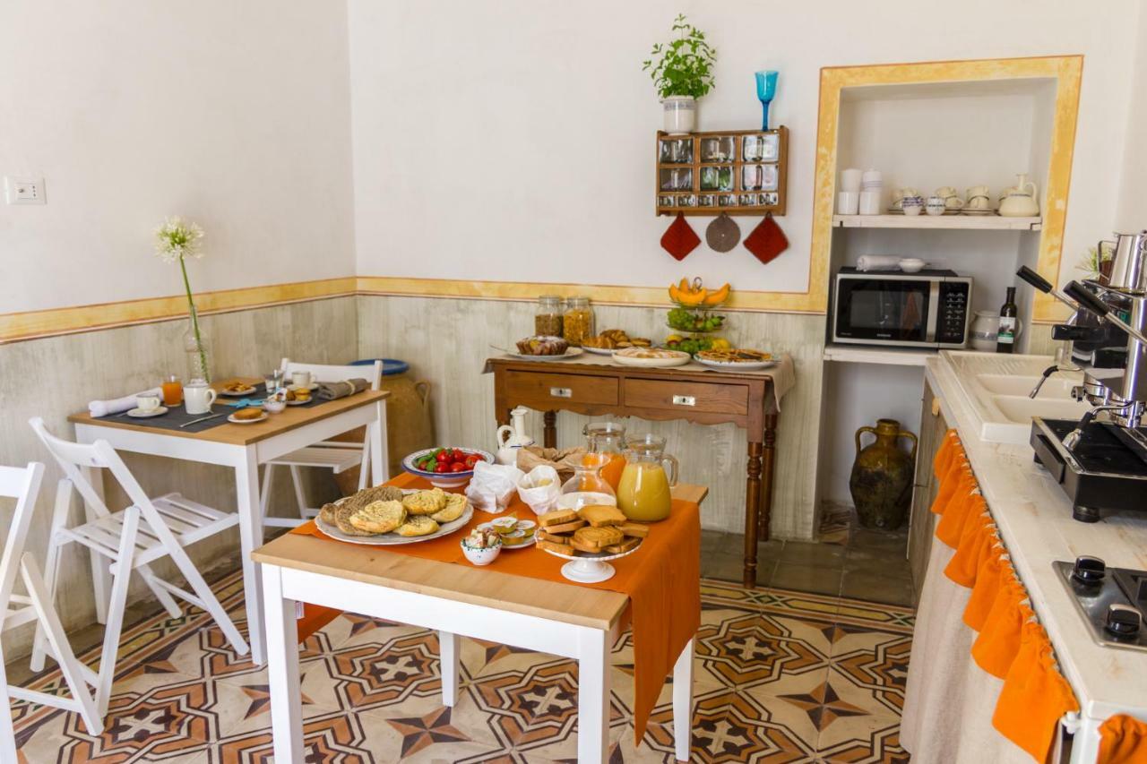 Il Cortile Dei Nonni Bed and Breakfast Morciano di Leuca Exteriör bild